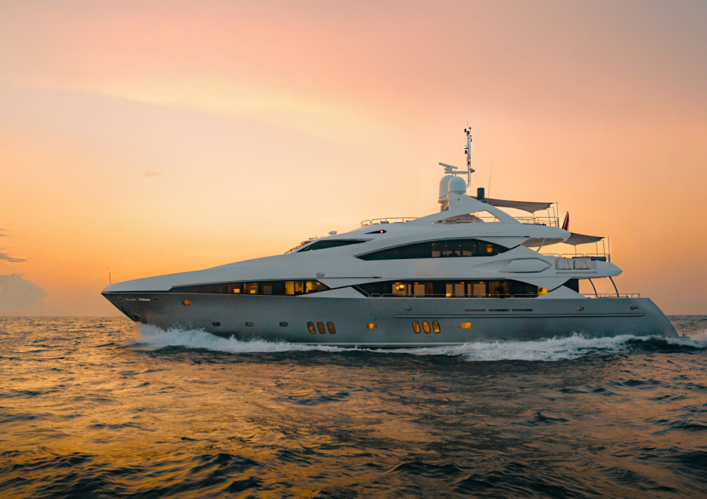 Understand Yacht Rental Contracts And Insurance Coverage Essentials yacht trip Dubai